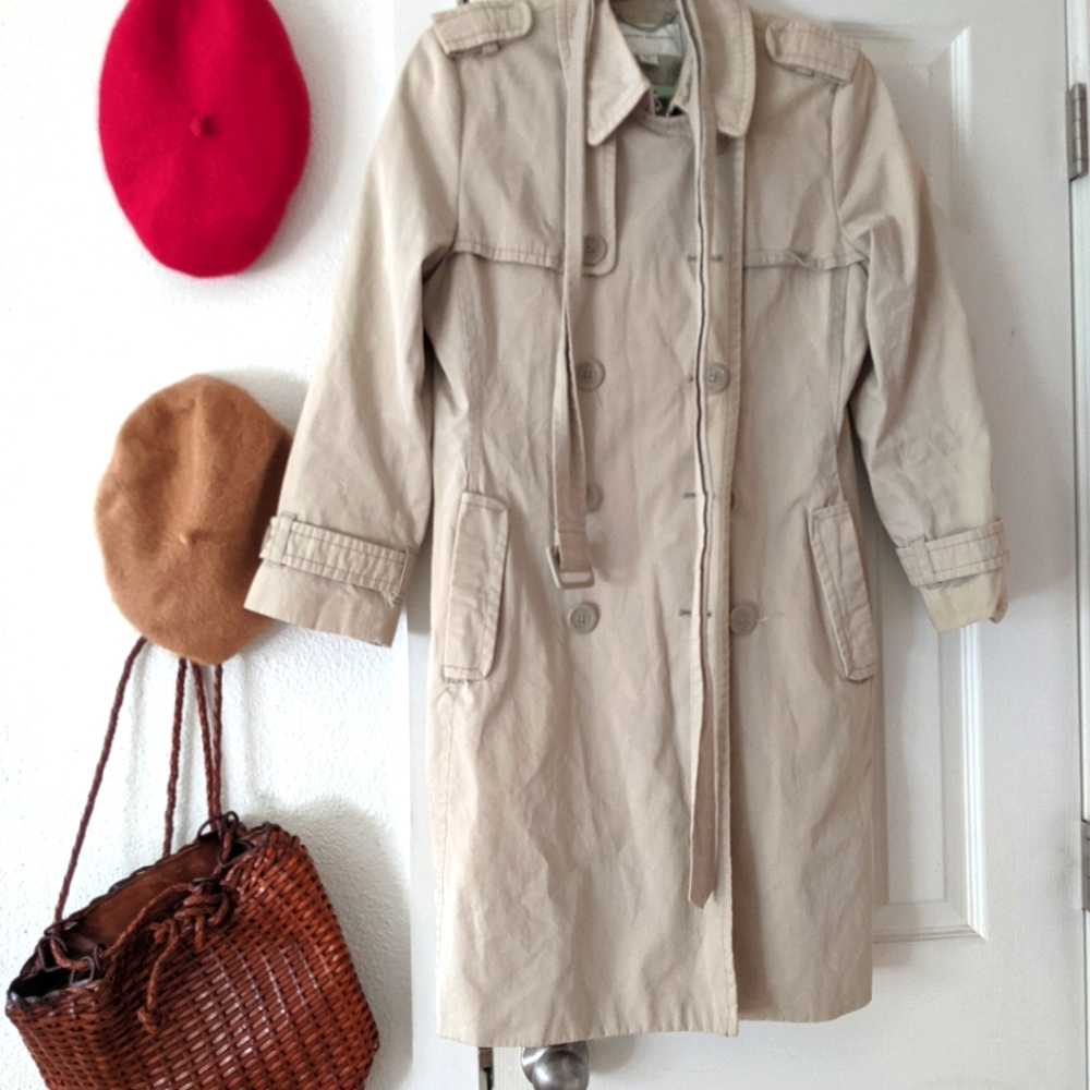 Banana Republic light khaki/beige raincoat trenchcoat